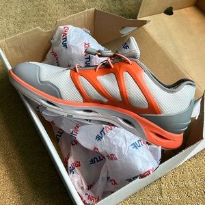 Xtratuf women’s size 10 spindrift sneaker